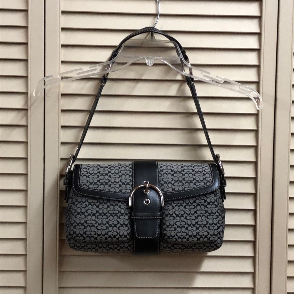 Vintage Coach hand bag.
